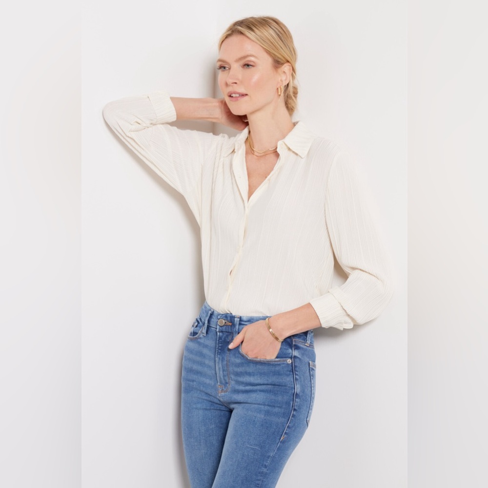 Evereve Kylie Plisse Shirt